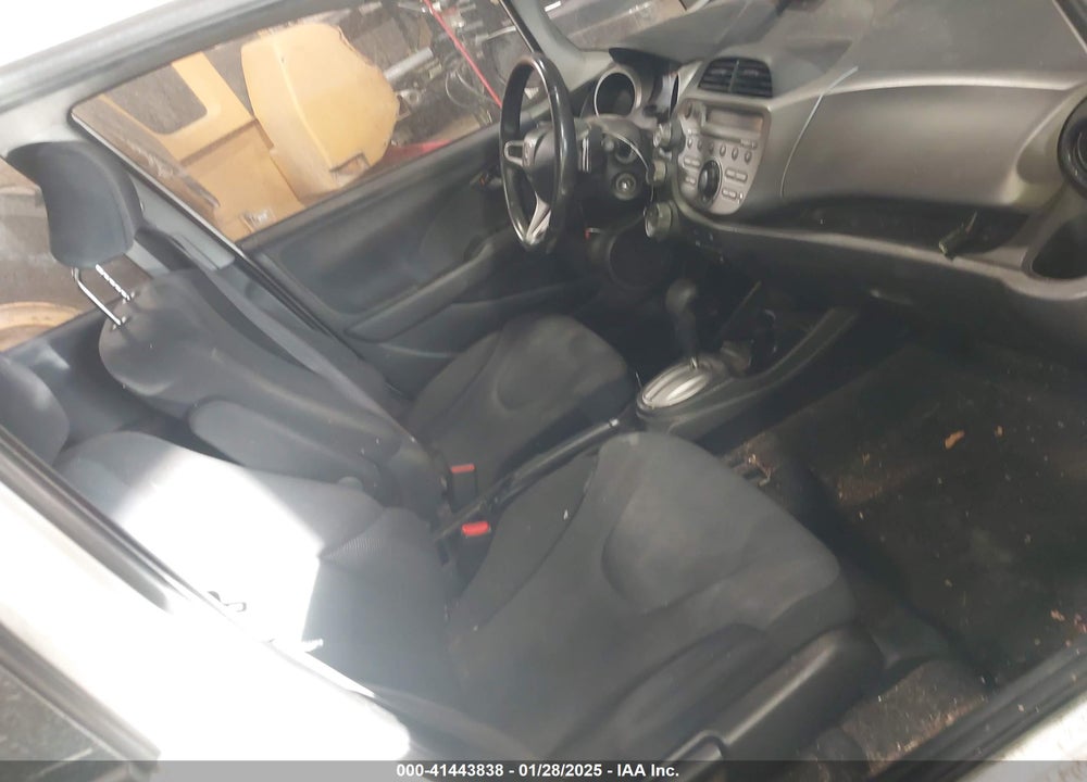 2010 HONDA FIT VIN: JHMGE8H43AC011448