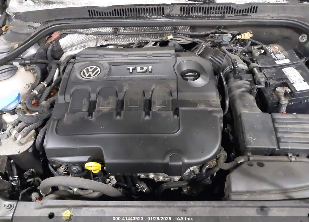 2015 VOLKSWAGEN JETTA 2.0L TDI SE VIN: 3VWLA7AJ5FM420690
