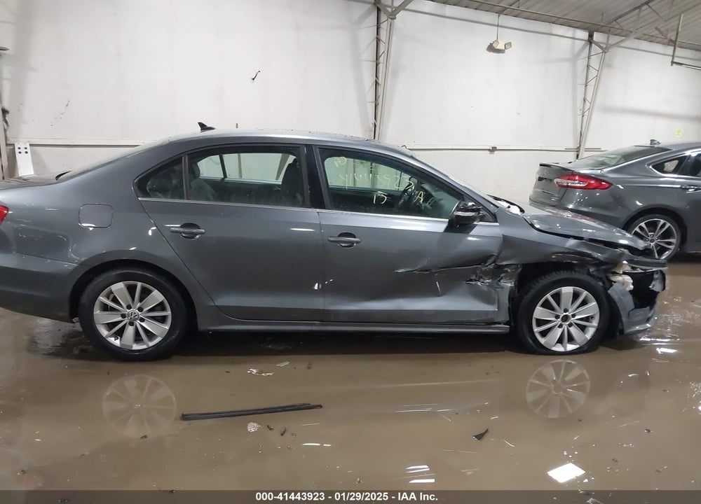2015 VOLKSWAGEN JETTA 2.0L TDI SE VIN: 3VWLA7AJ5FM420690