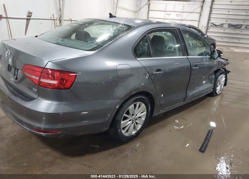 2015 VOLKSWAGEN JETTA 2.0L TDI SE VIN: 3VWLA7AJ5FM420690