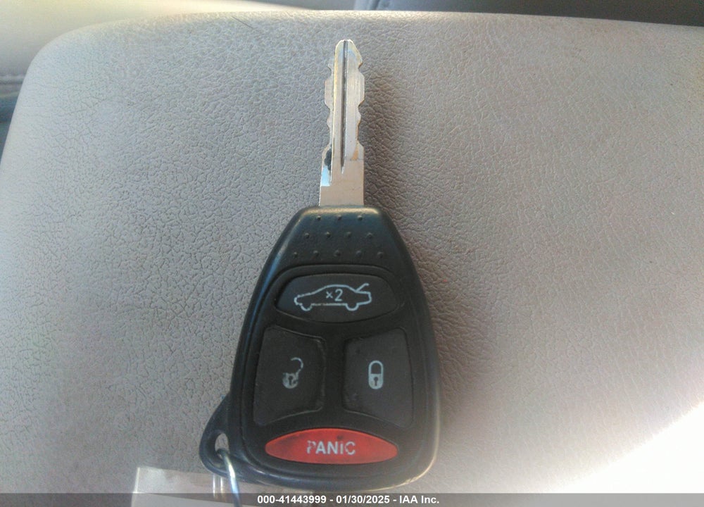 2005 CHRYSLER 300C VIN: 2C3AA63H45H572945