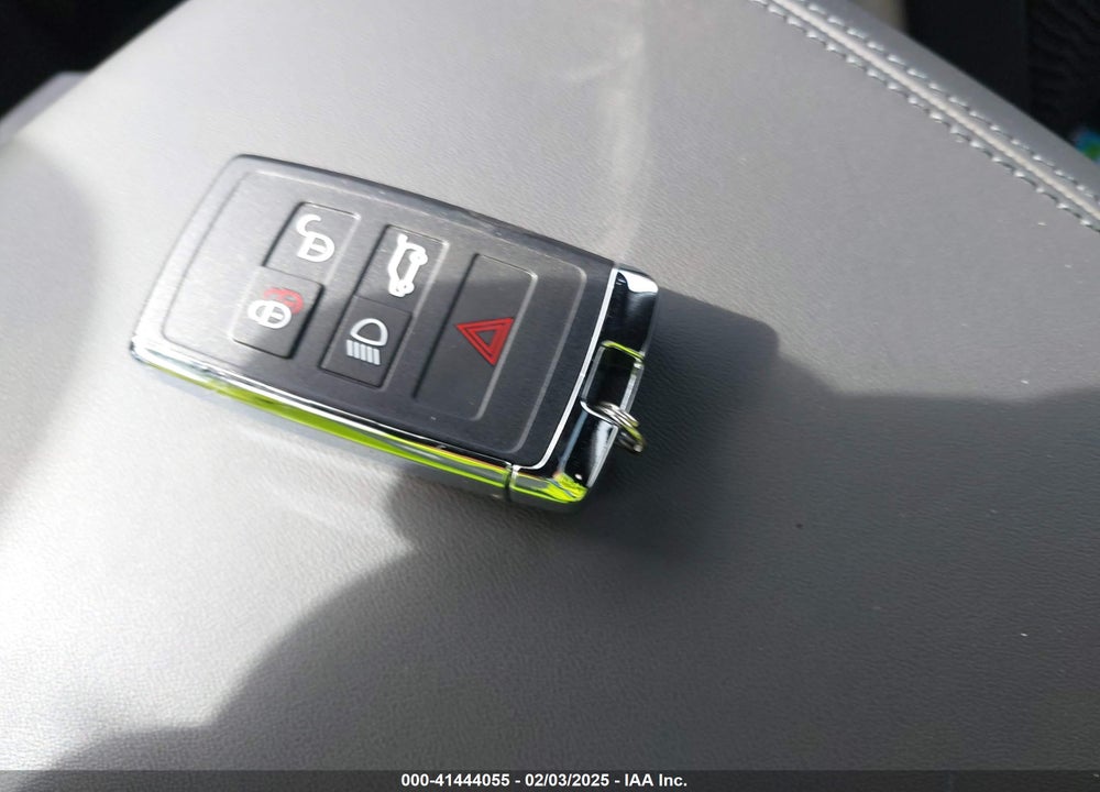2023 LAND ROVER DEFENDER VIN: SALE26EU0P2165553