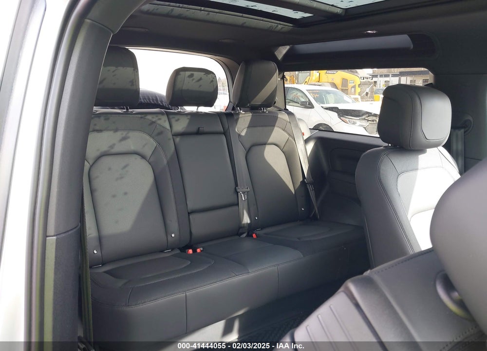 2023 LAND ROVER DEFENDER VIN: SALE26EU0P2165553
