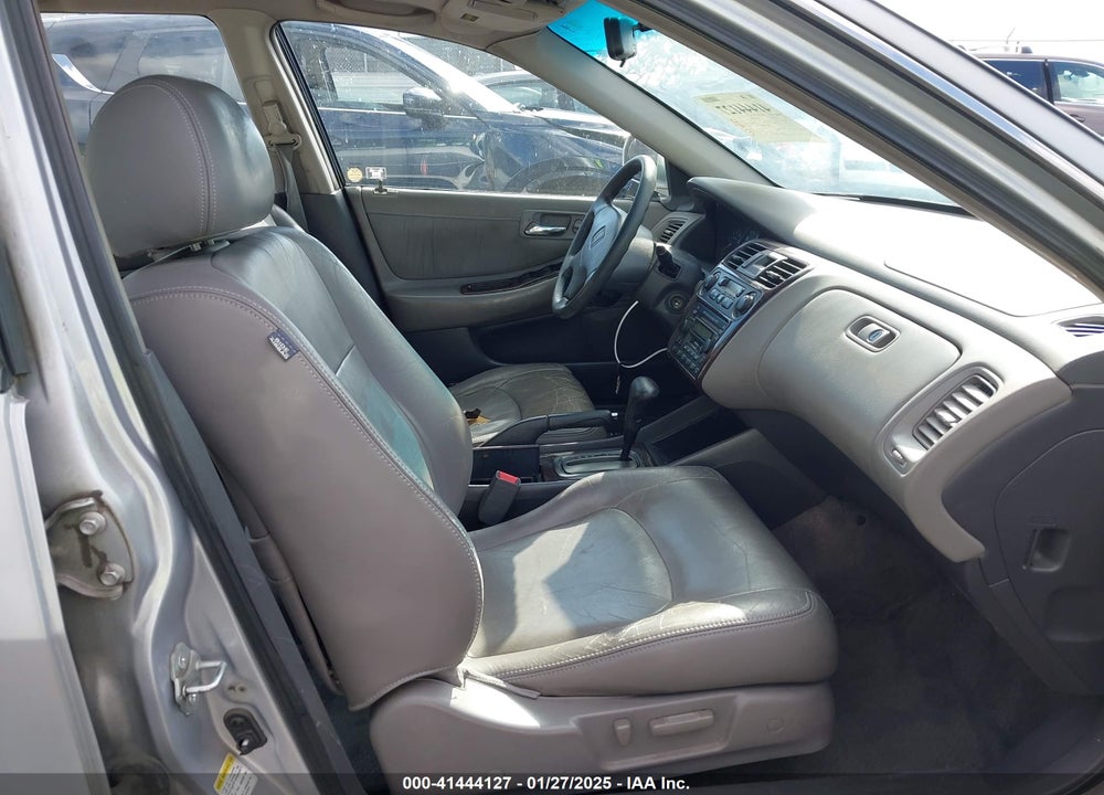 2001 HONDA ACCORD 3.0 EX VIN: 1HGCG16501A021249