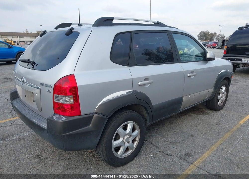 2005 HYUNDAI TUCSON GLS/LX VIN: KM8JN12D85U111449