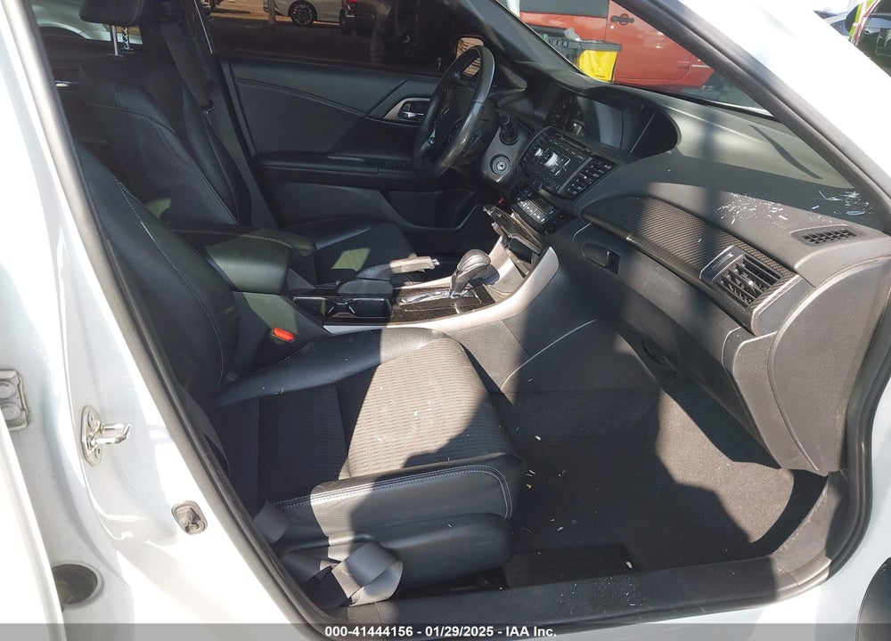 2016 HONDA ACCORD VIN: 1HGCR2F54GA206512