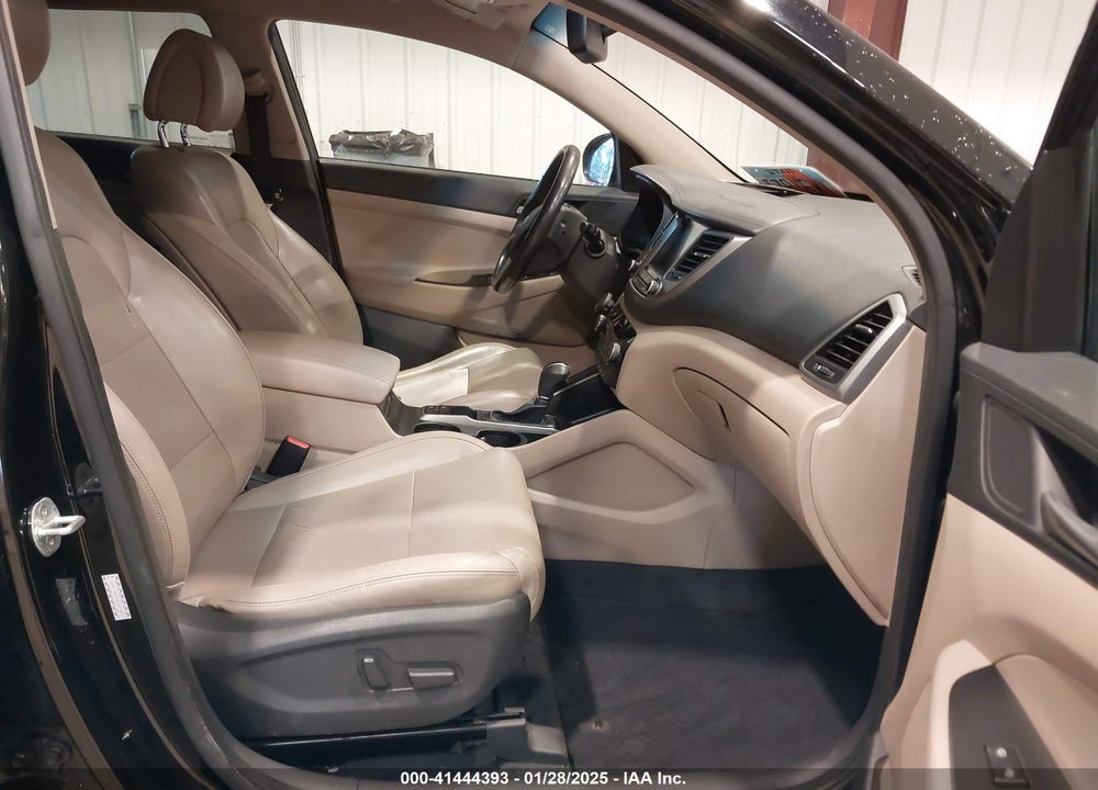 2016 HYUNDAI TUCSON LIMITED VIN: KM8J33A28GU034862