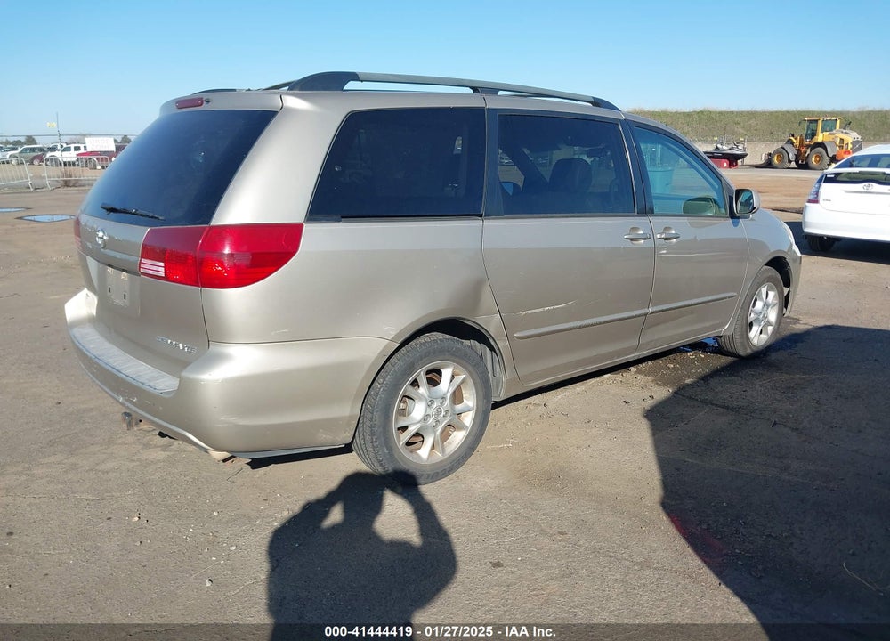 2005 TOYOTA SIENNA XLE VIN: 5TDZA22C25S305964