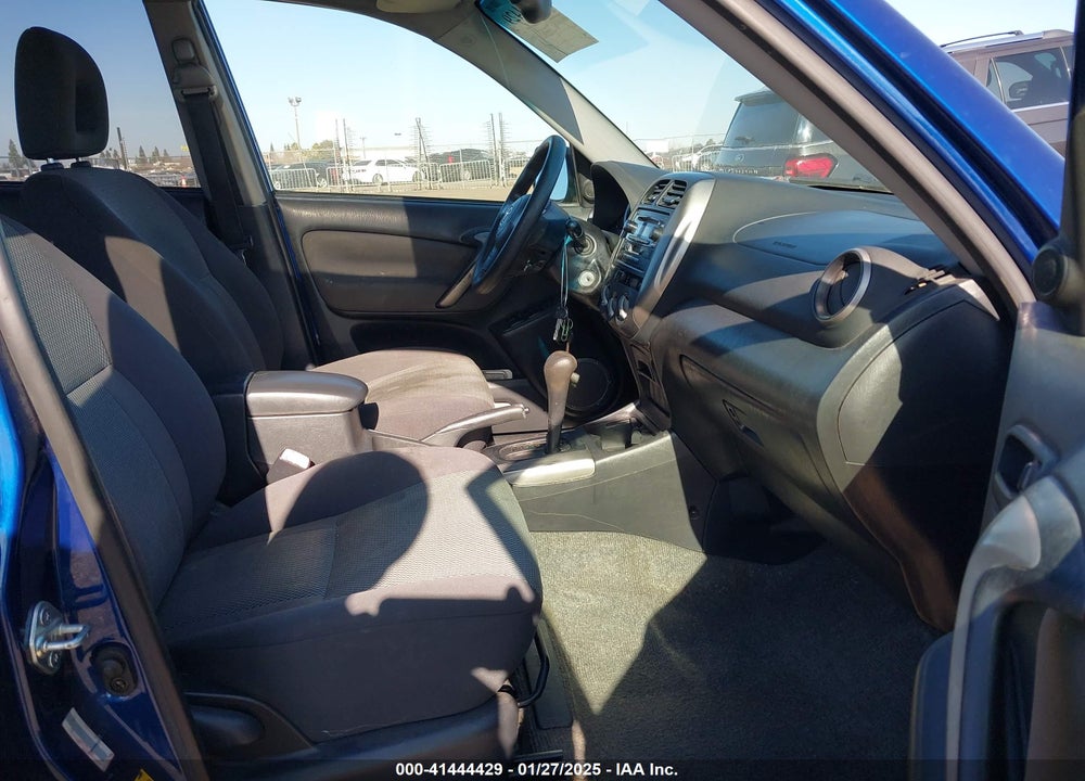 2005 TOYOTA RAV4 VIN: JTEGD20V750084136