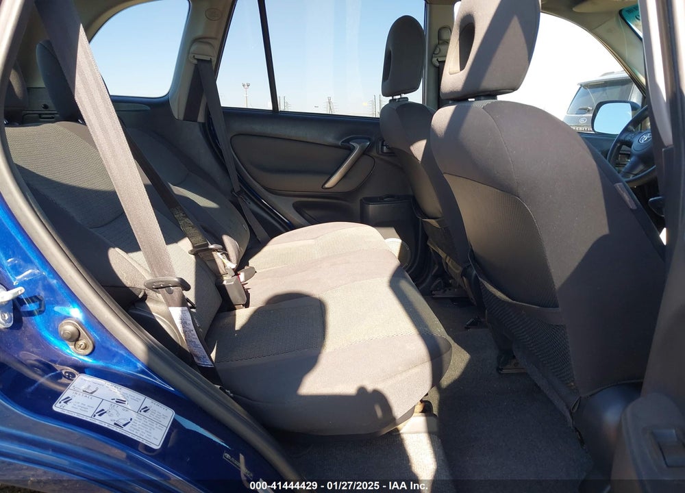 2005 TOYOTA RAV4 VIN: JTEGD20V750084136