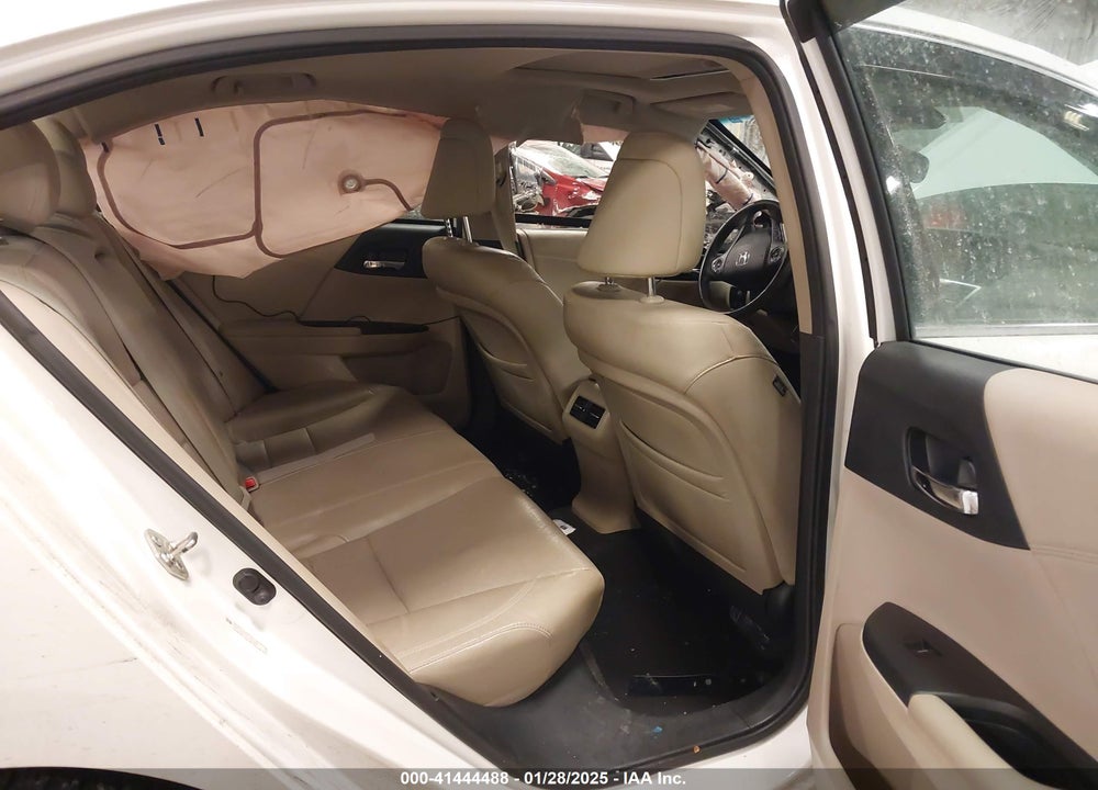 2013 HONDA ACCORD VIN: 1HGCR3F83DA023596