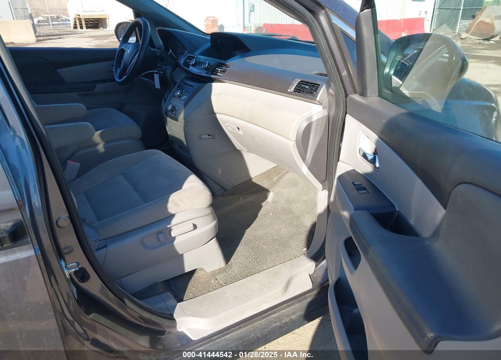 2016 HONDA ODYSSEY LX VIN: 5FNRL5H23GB156532