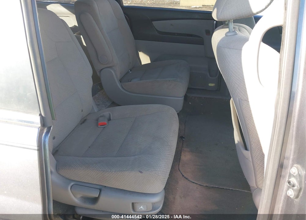 2016 HONDA ODYSSEY LX VIN: 5FNRL5H23GB156532