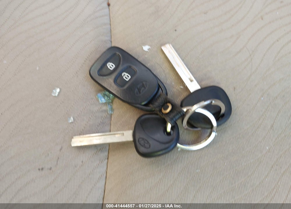 2012 HYUNDAI ACCENT VIN: KMHCU4AE4CU065168