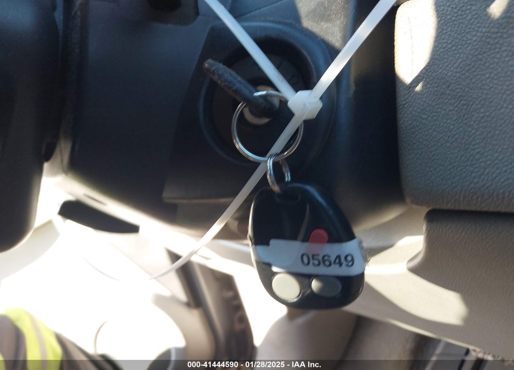 2005 CHEVROLET EQUINOX VIN: 2CNDL13F856135378
