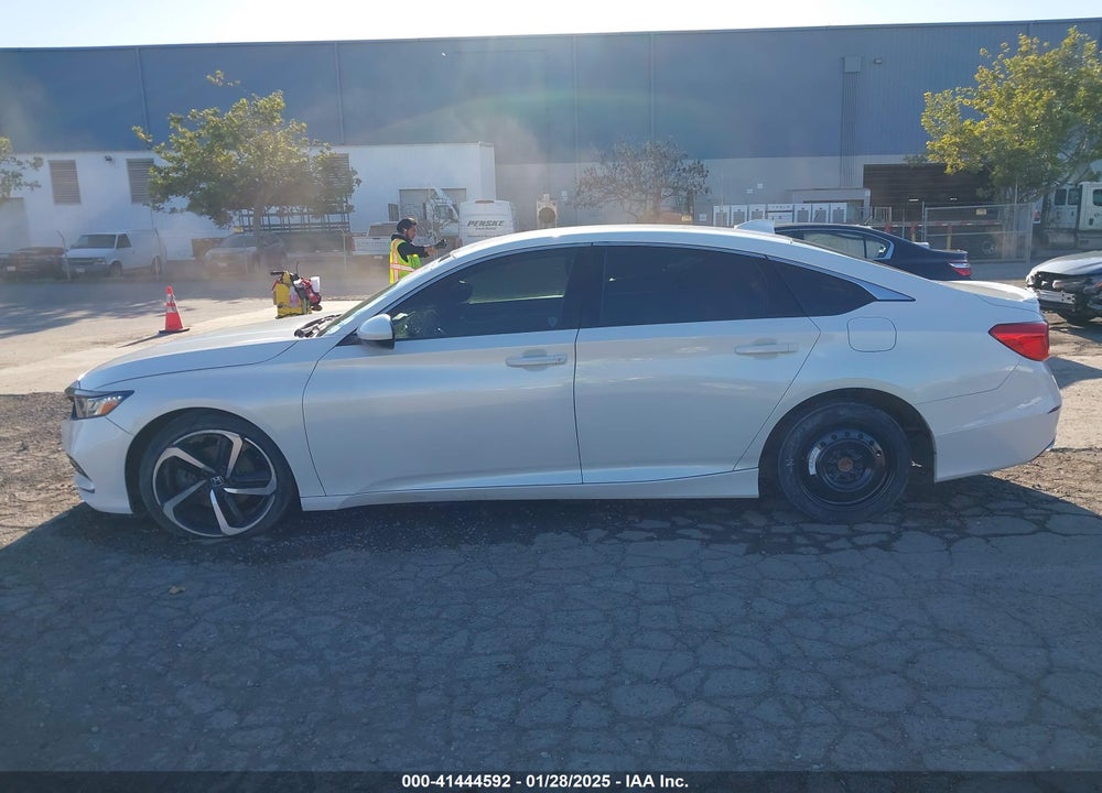 2019 HONDA ACCORD VIN: 1HGCV1F30KA095535