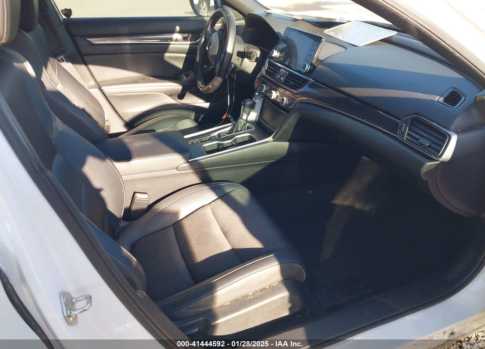 2019 HONDA ACCORD VIN: 1HGCV1F30KA095535