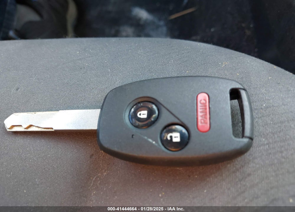 2012 HONDA FIT VIN: JHMGE8H3XCS008398