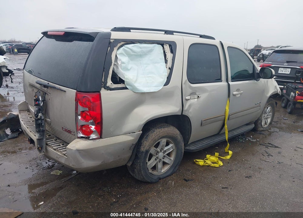 2011 GMC YUKON VIN: 1GKS1AE07BR116769