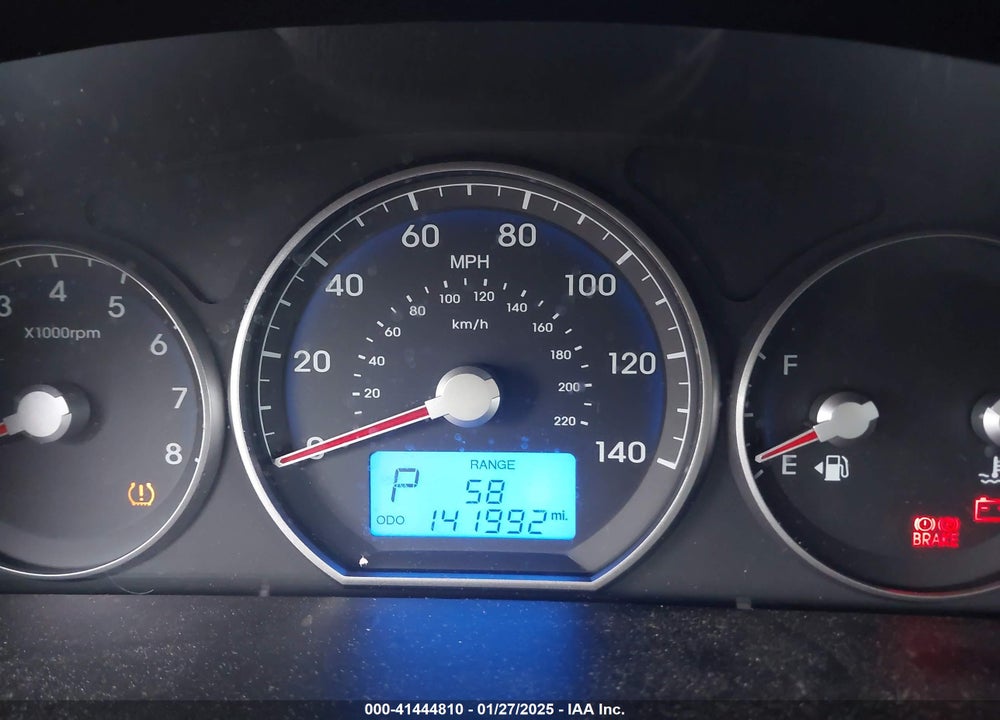 2010 HYUNDAI SANTA FE SE VIN: 5NMSHDAG8AH365158