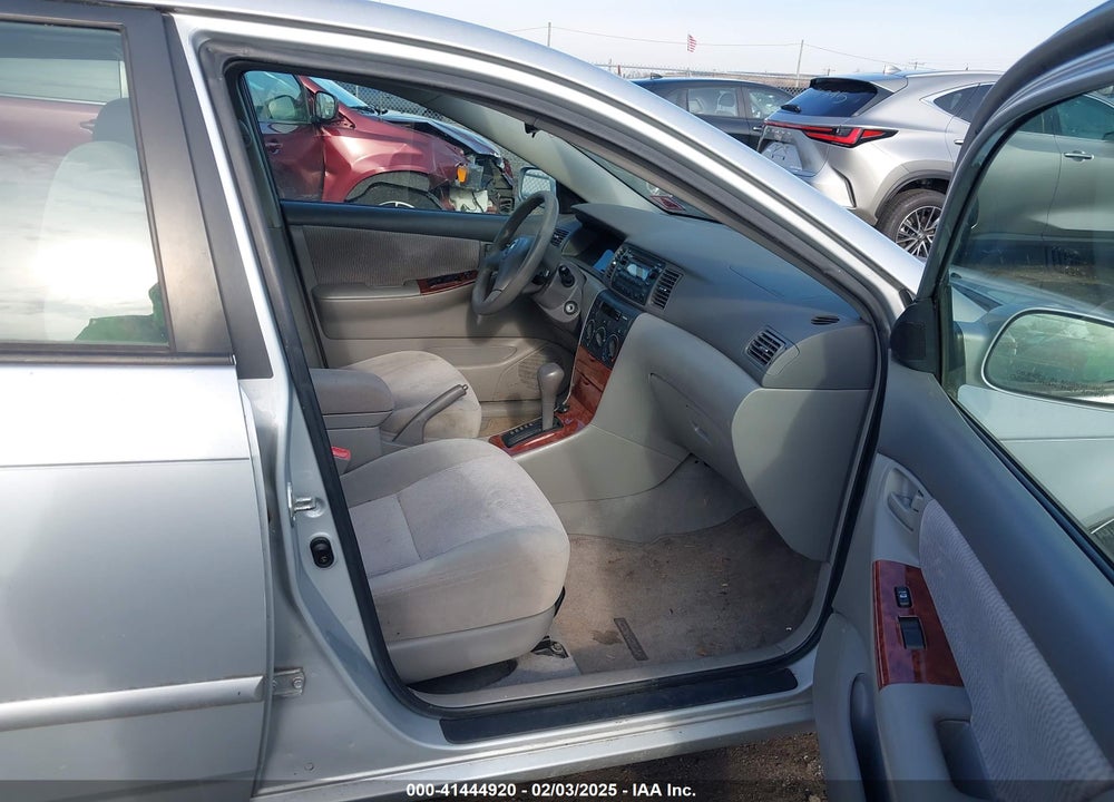 2005 TOYOTA COROLLA LE VIN: 2T1BR32E25C419568