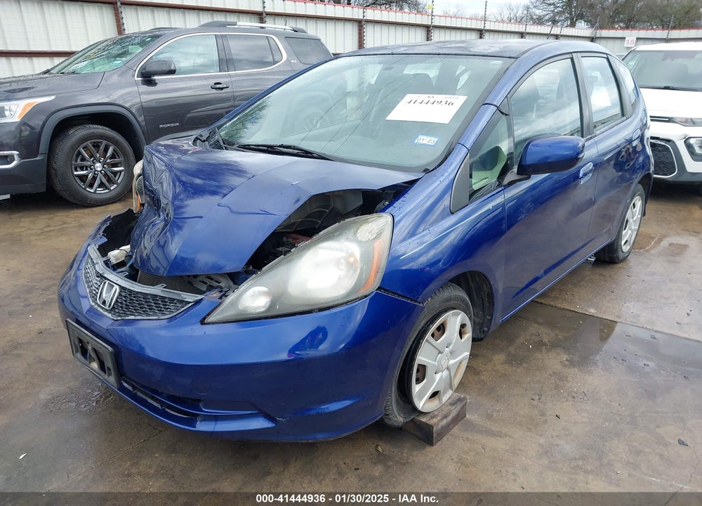 2012 HONDA FIT VIN: JHMGE8H32CC040529
