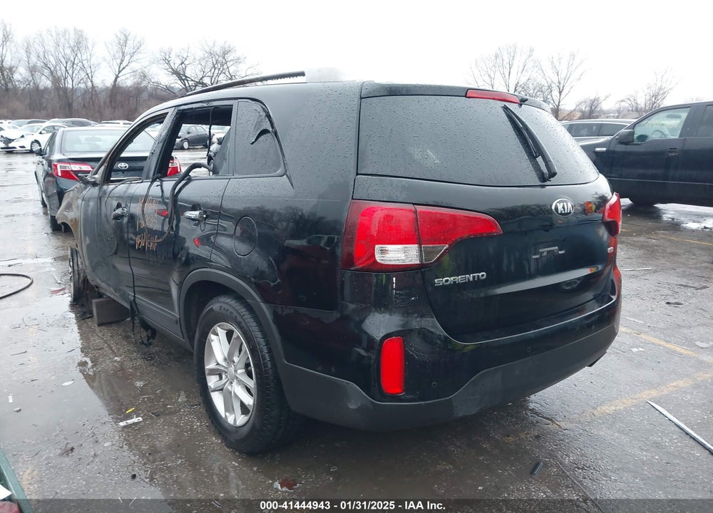 2015 KIA SORENTO VIN: 5XYKT4A61FG590349
