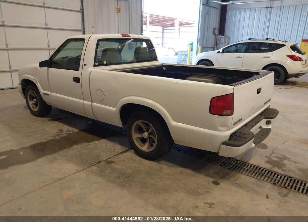 1998 CHEVROLET S-10 LS FLEETSIDE VIN: 1GCCS144XW8121669