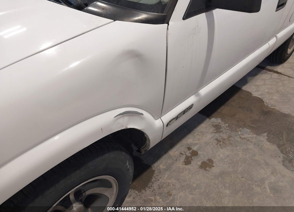 1998 CHEVROLET S-10 LS FLEETSIDE VIN: 1GCCS144XW8121669