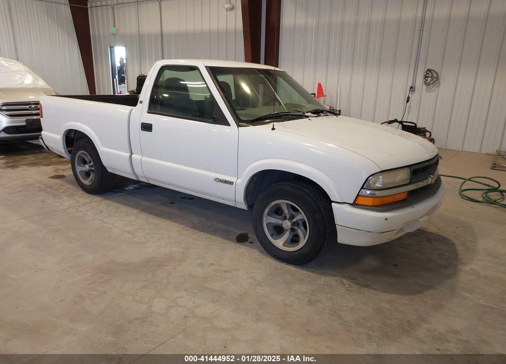 1998 CHEVROLET S-10 LS FLEETSIDE VIN: 1GCCS144XW8121669