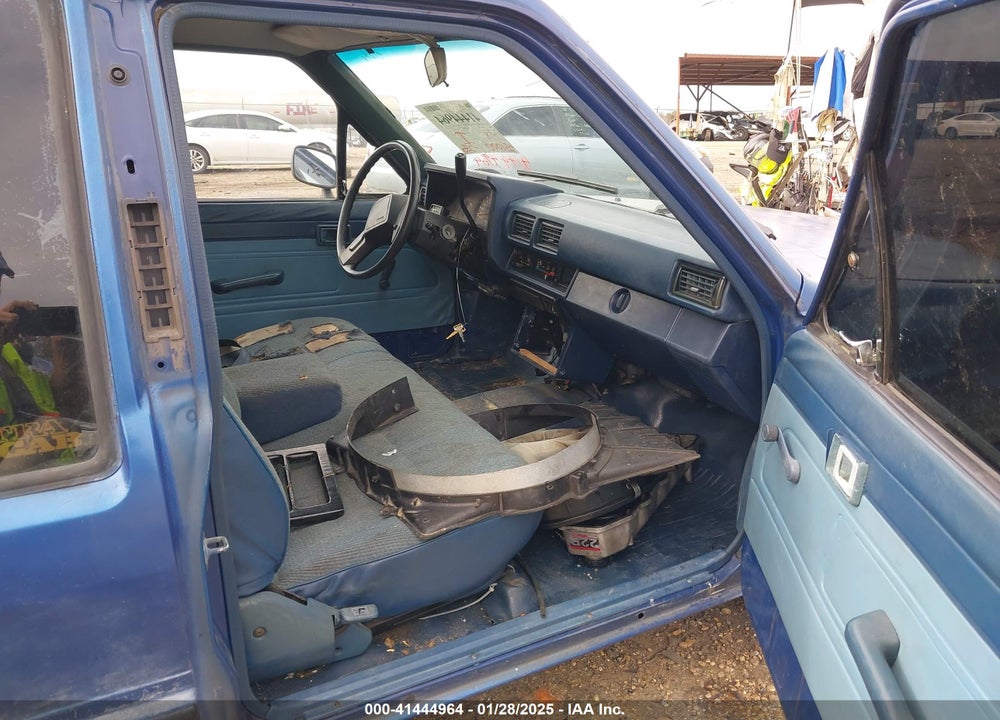 1986 TOYOTA PICKUP XTRACAB RN70 DLX VIN: JT4RN70D5G0023868
