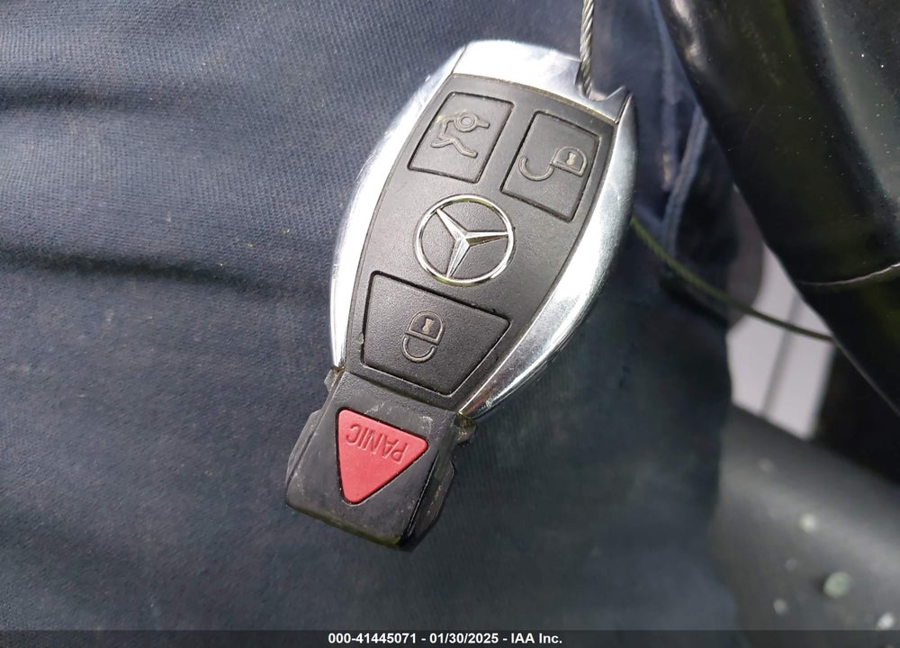 2011 MERCEDES-BENZ C 300 VIN: WDDGF8BB8BR160965