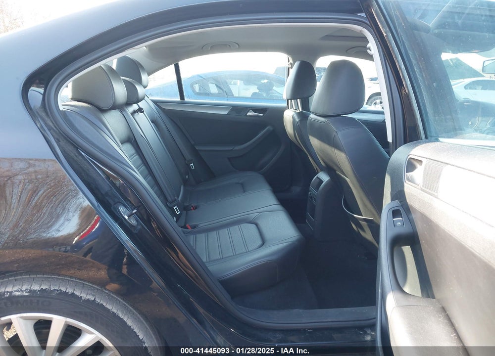 2013 VOLKSWAGEN JETTA 2.5L SEL VIN: 3VWLP7AJXDM237006