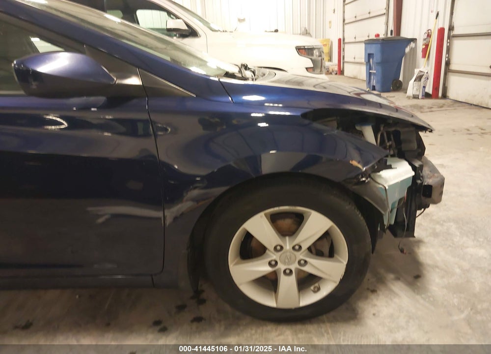 2013 HYUNDAI ELANTRA VIN: 5NPDH4AE1DH212197