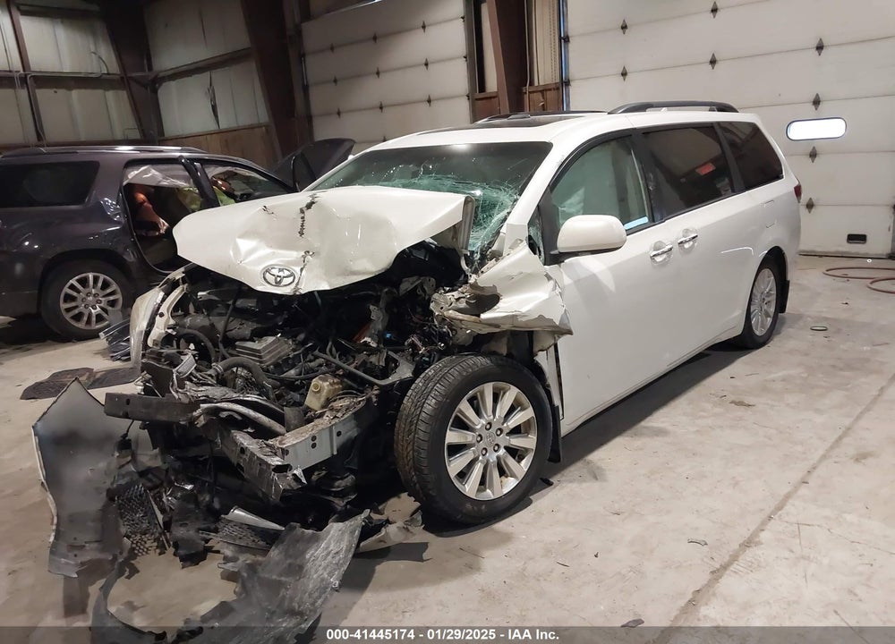 2011 TOYOTA SIENNA XLE LIMITED VIN: 5TDDK3DC8BS013015
