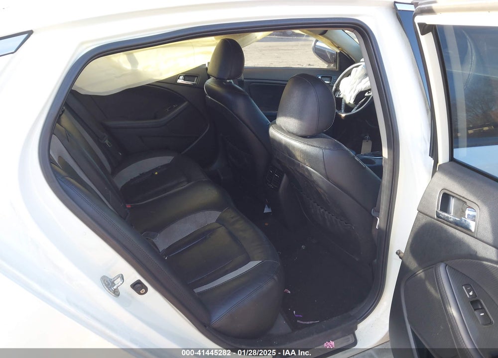 2011 KIA OPTIMA VIN: KNAGR4A69B5155521