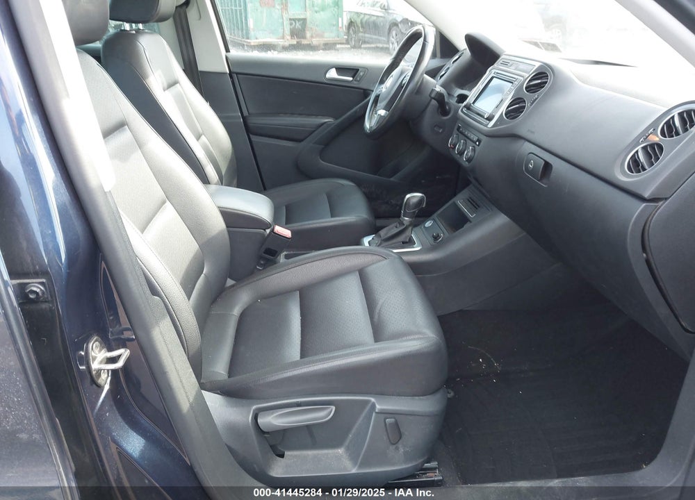 2016 VOLKSWAGEN TIGUAN SE VIN: WVGBV7AX5GW526285
