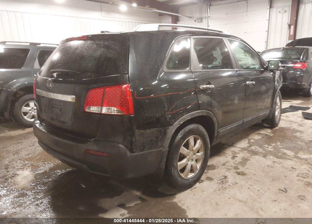 2011 KIA SORENTO LX VIN: 5XYKT3A14BG007166