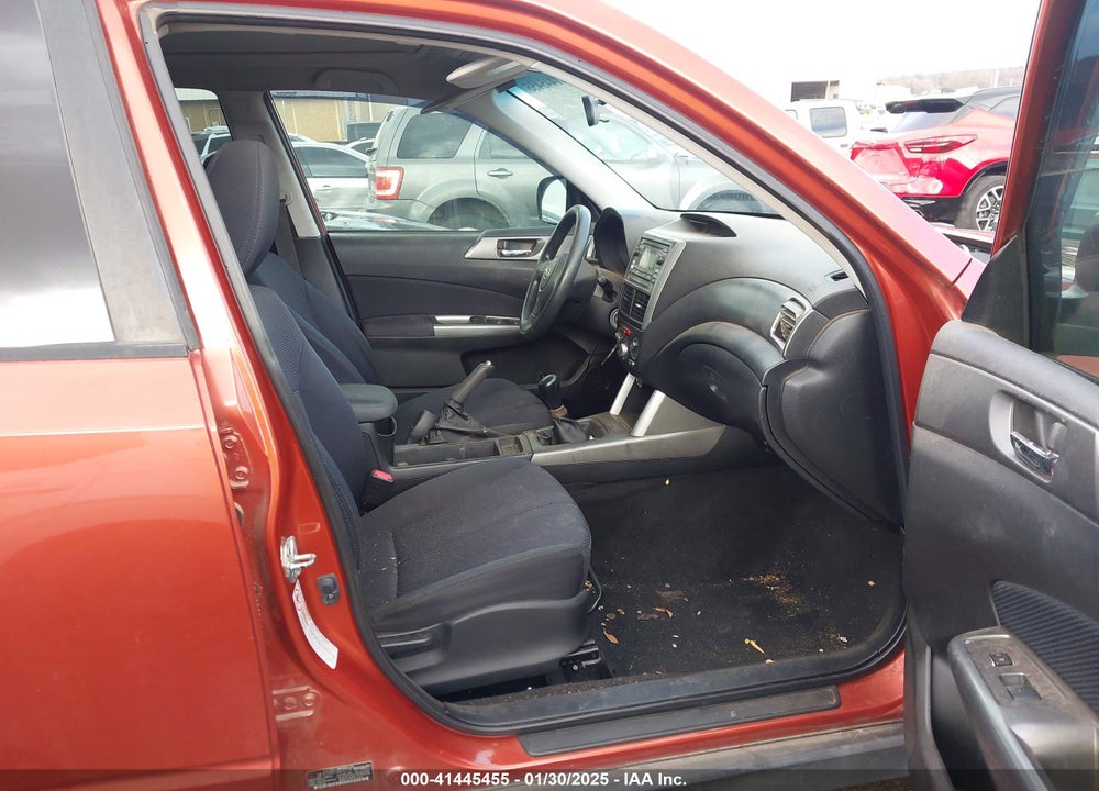 2011 SUBARU FORESTER 2.5X PREMIUM VIN: JF2SHBCC5BG701115