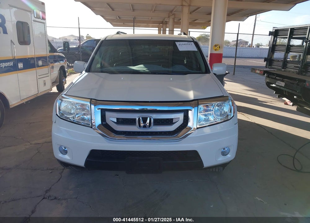 2011 HONDA PILOT TOURING VIN: 5FNYF4H90BB006297