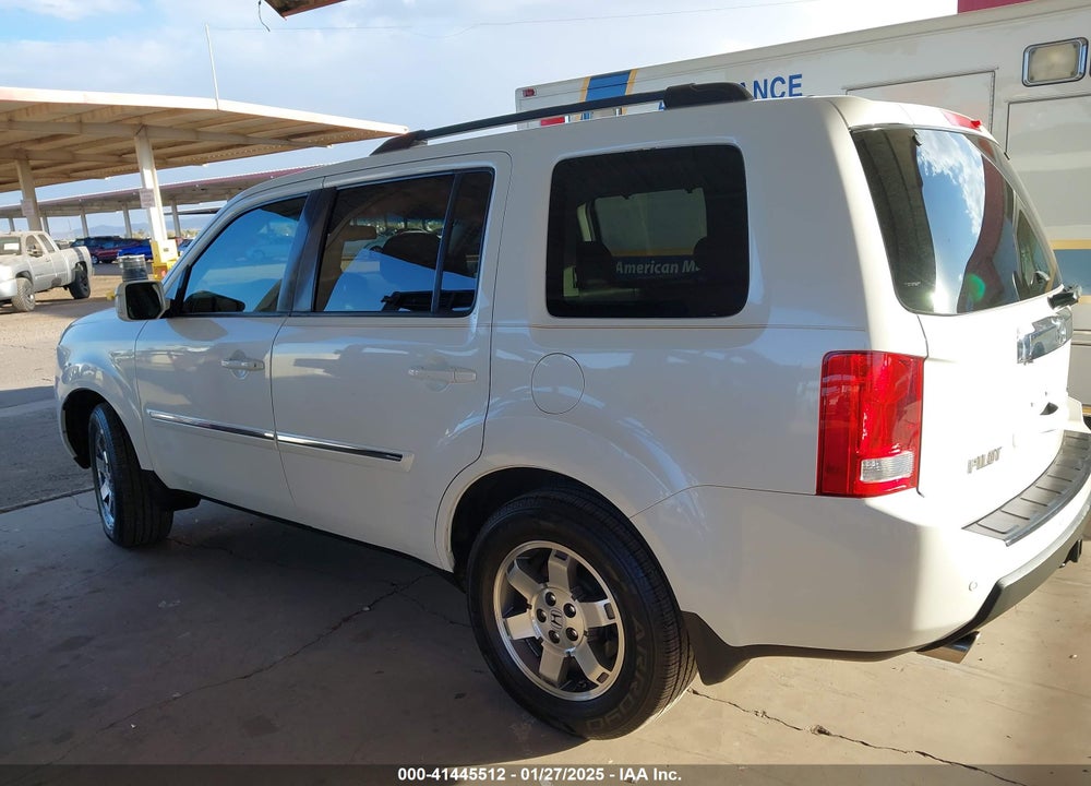 2011 HONDA PILOT TOURING VIN: 5FNYF4H90BB006297
