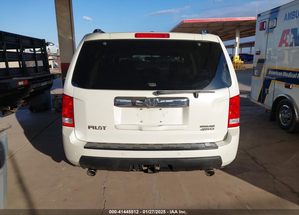 2011 HONDA PILOT TOURING VIN: 5FNYF4H90BB006297