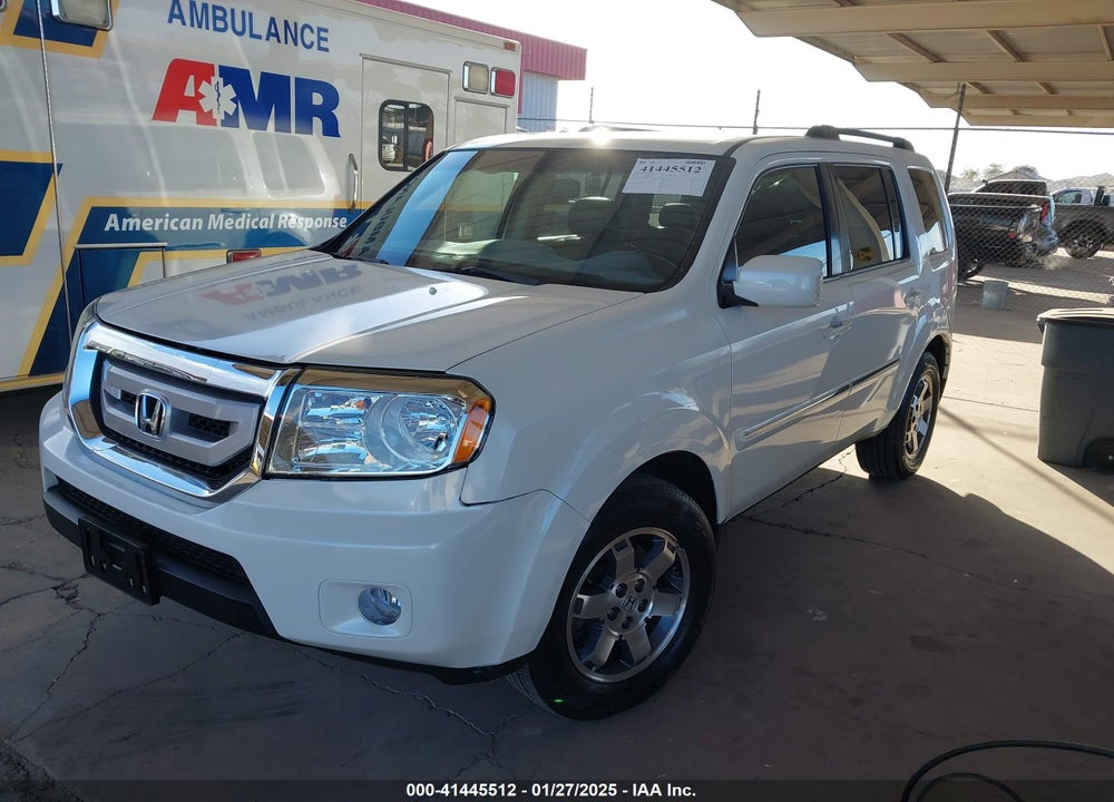 2011 HONDA PILOT TOURING VIN: 5FNYF4H90BB006297