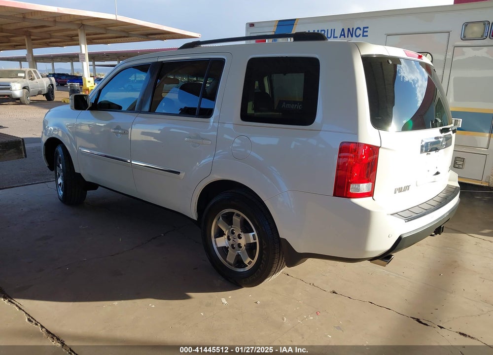 2011 HONDA PILOT TOURING VIN: 5FNYF4H90BB006297