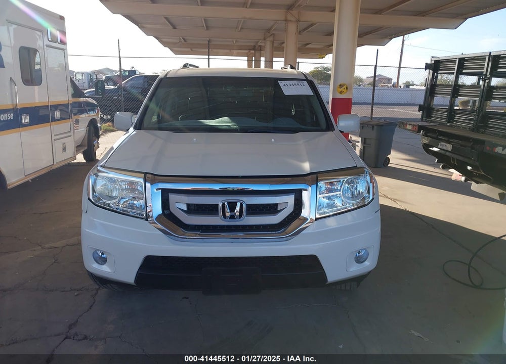 2011 HONDA PILOT TOURING VIN: 5FNYF4H90BB006297