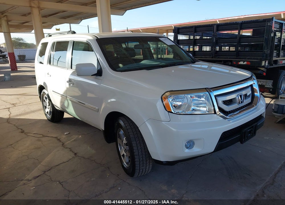 2011 HONDA PILOT TOURING VIN: 5FNYF4H90BB006297