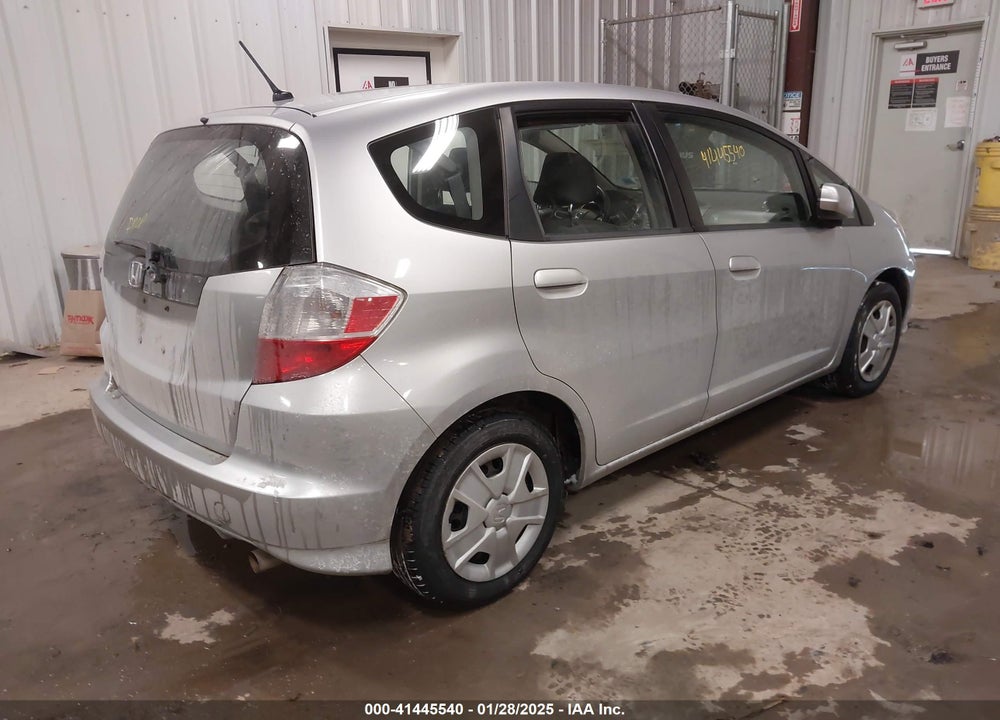 2013 HONDA FIT VIN: JHMGE8H33DC071578