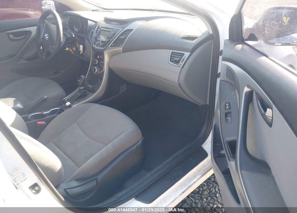 2016 HYUNDAI ELANTRA VIN: 5NPDH4AE4GH698525