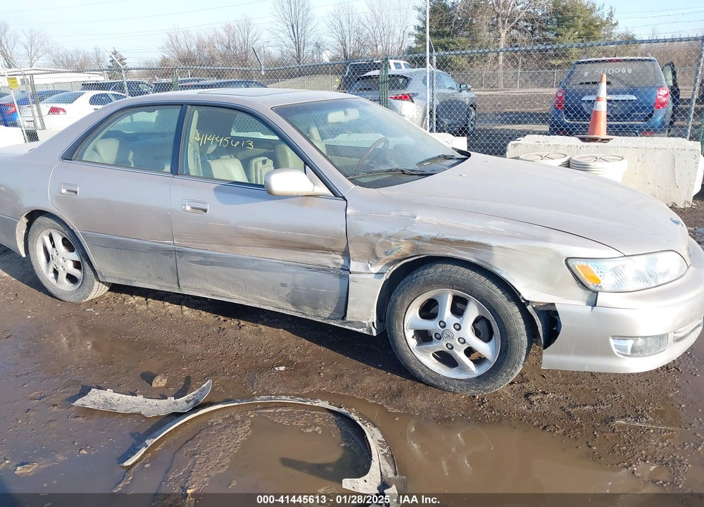 2001 LEXUS ES 300 VIN: JT8BF28G715110860