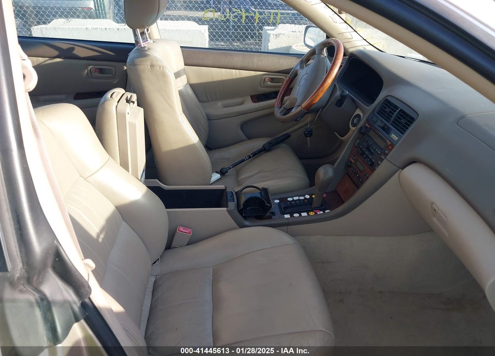 2001 LEXUS ES 300 VIN: JT8BF28G715110860